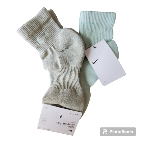 Nike Other - Nike everyday plus cushioned ankle socks 2pk green large